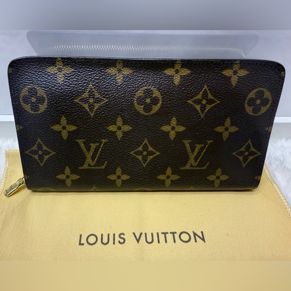LOUIS VUITTON- TH1014 Zippy Wallet Monogram Canvas
